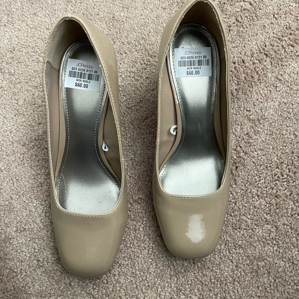 Women’s 7M Nobel Taupe.
